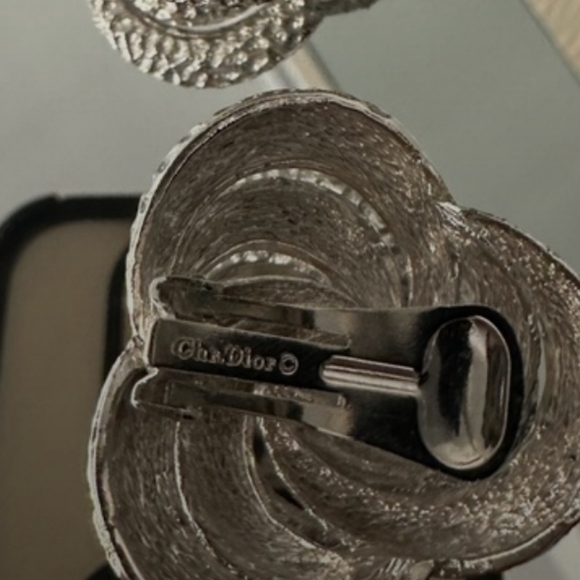 Christian Dior Vintage Silver Large Swirl Clip on Earrings - Picture 3 of 4